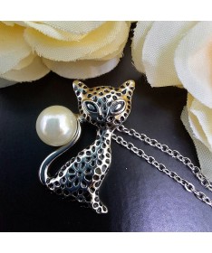 náhrdelník s kočkou a perlou